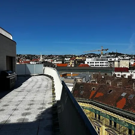Luxury Penthouse At The Historical Centre Parking 아파트